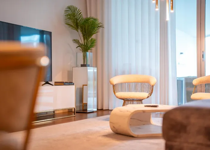 Suite Bk - 3 Pools - Gym - Ac - Huge Balcony